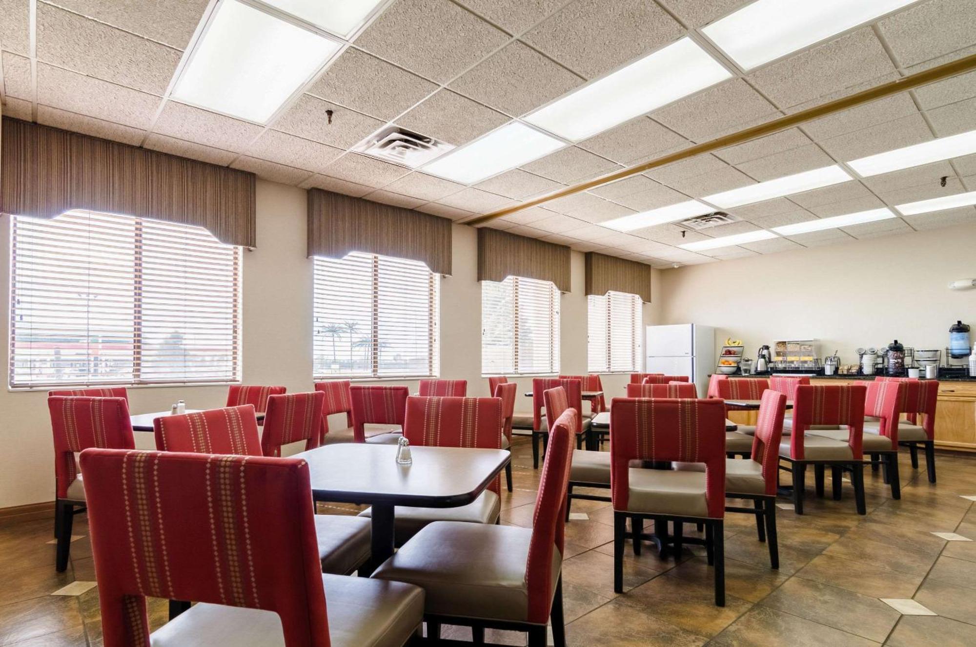 Comfort Inn Colby Εξωτερικό φωτογραφία
