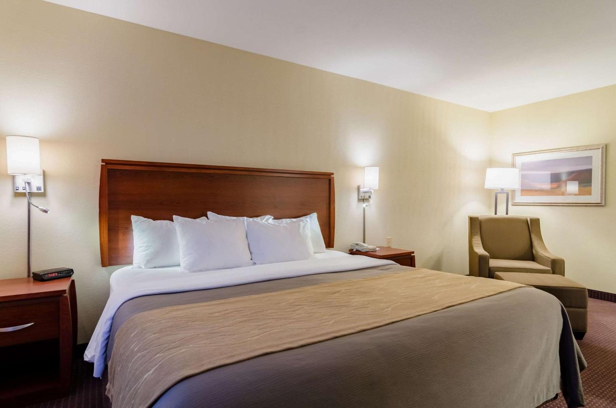 Comfort Inn Colby Εξωτερικό φωτογραφία