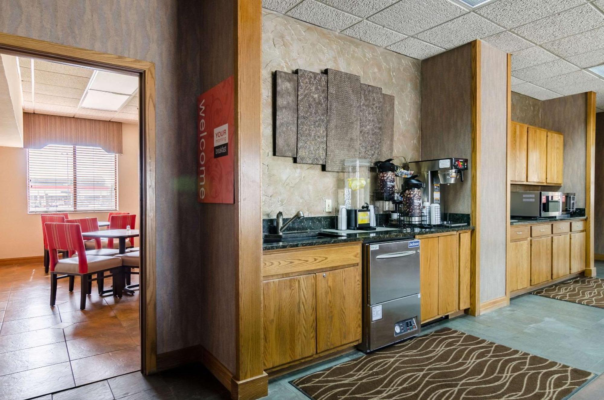 Comfort Inn Colby Εξωτερικό φωτογραφία