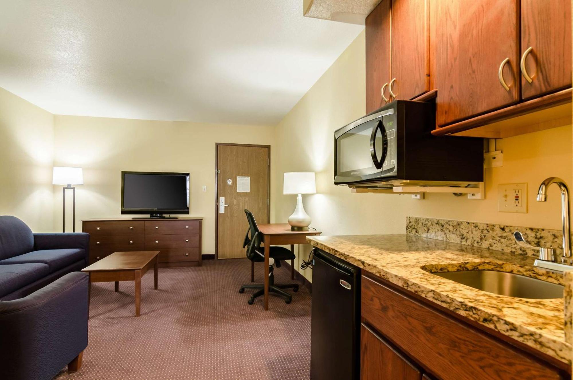Comfort Inn Colby Εξωτερικό φωτογραφία