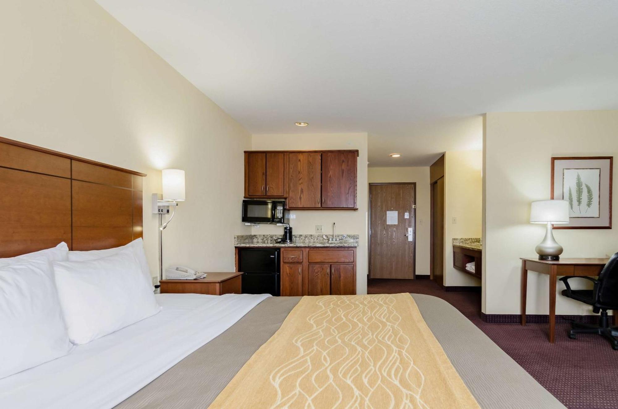 Comfort Inn Colby Εξωτερικό φωτογραφία